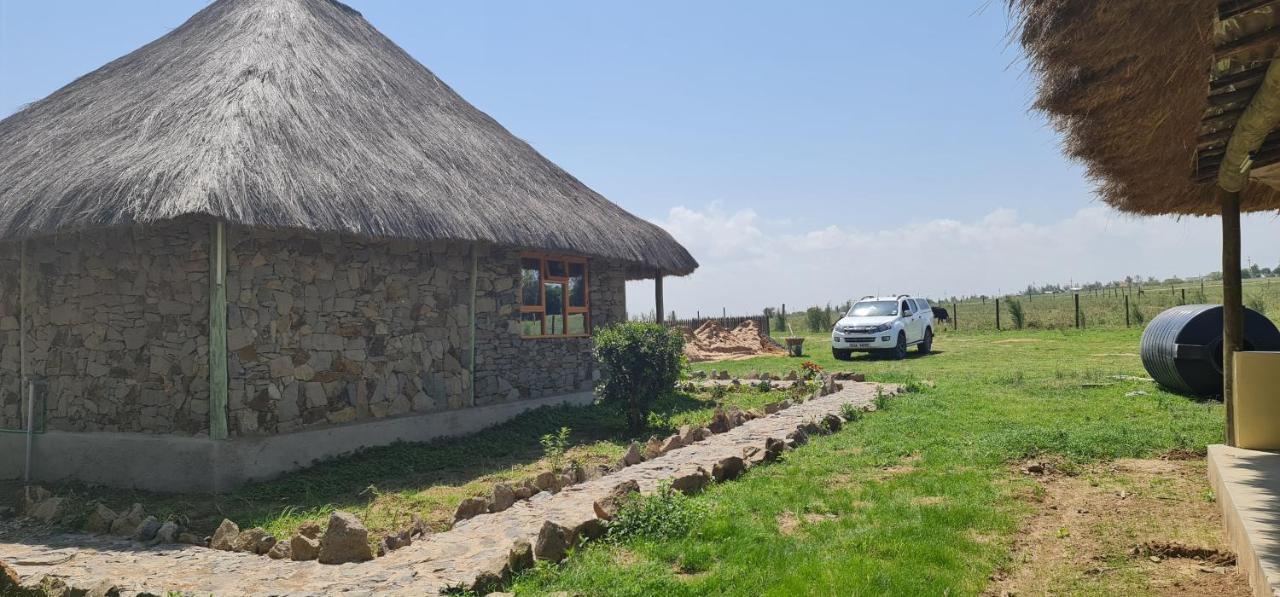 Le Tai Village Resort Near Solio Game Reserve Mweiga Exterior photo
