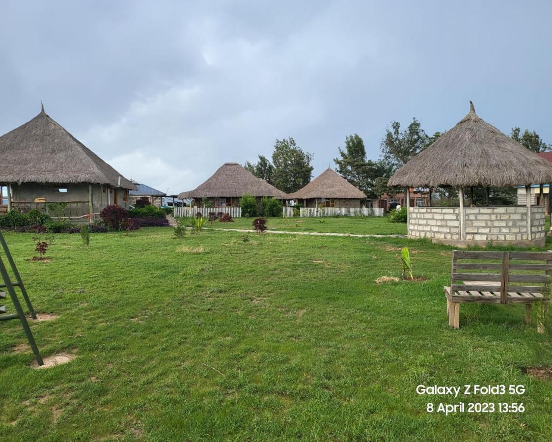 Le Tai Village Resort Near Solio Game Reserve Mweiga Exterior photo